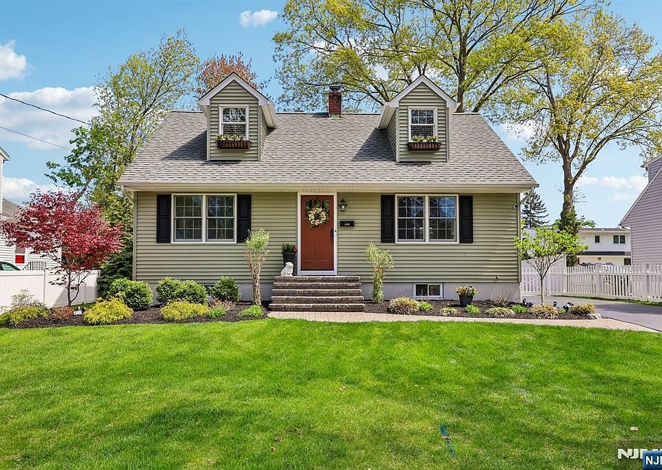1st image of 488 Dorchester Rd