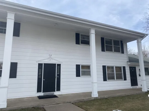 737 11th St S APT 12, Hudson, WI 54016