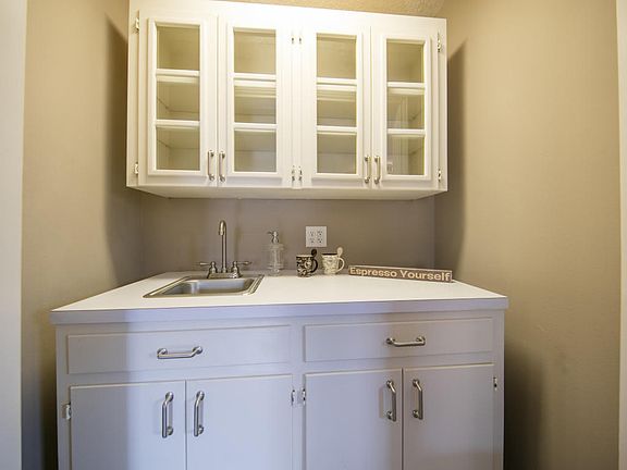 5th image of 105 Renwood Cir
