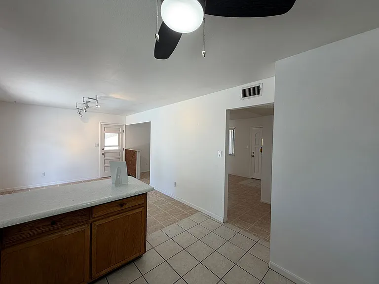 1143 De Vargas Ct SE — Photo 18