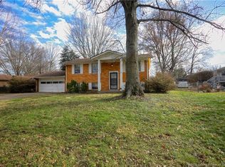 3 Tamarack Ln, Jeffersonville, IN 47130