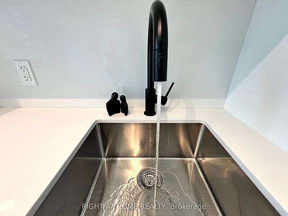 4th image of 327 King St W #2301