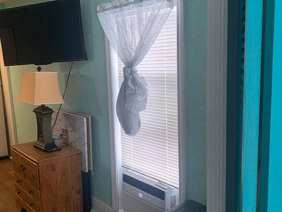 5th image of 1015 S Peninsula Dr #1