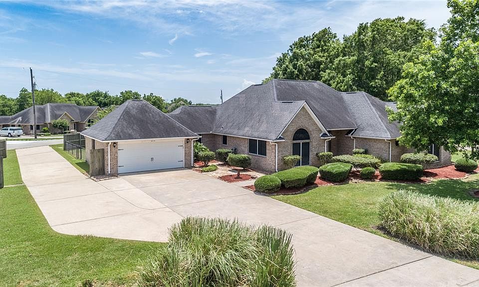 1st image of 6218 Oleander Dr