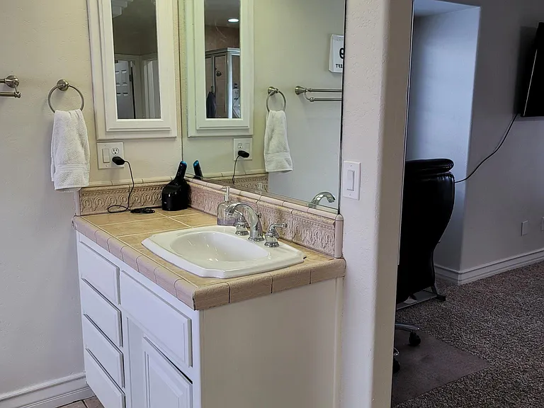 13910 Spring Valley Pkwy — Photo 35