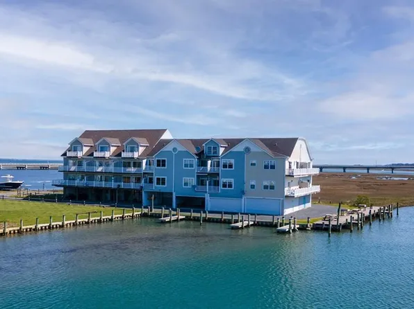 6143 Marsh Island Dr, Chincoteague Island, VA 23336