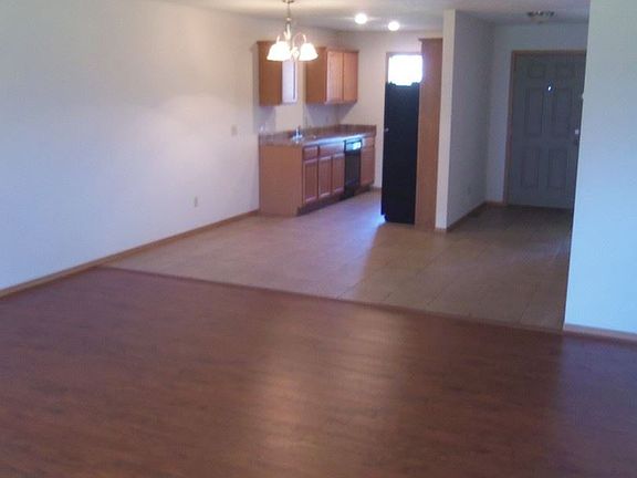 3rd image of 1168 N Westwood Ave