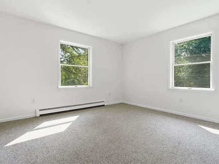 2 Lafayette Dr — Photo 20