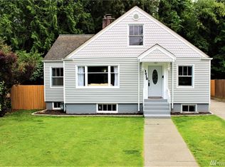 1018 Kitsap St, Pt Orchard, WA 98366