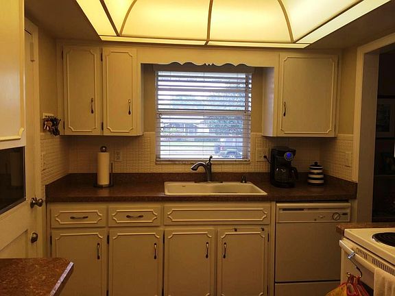 4th image of 3511 E Kaley Ave