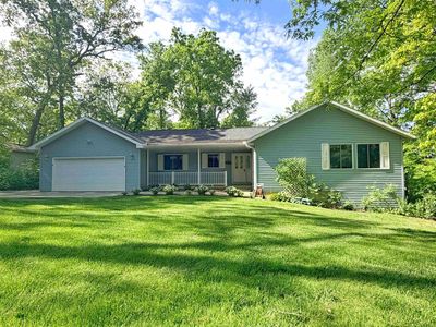 1727 E Hill Rd, Decorah, IA, 52101