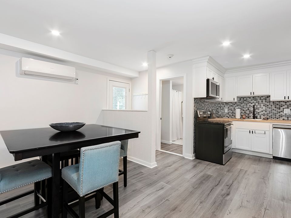 1st image of 224 Lafayette Rd #1