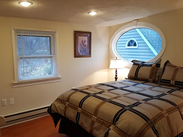 Guest bedroom