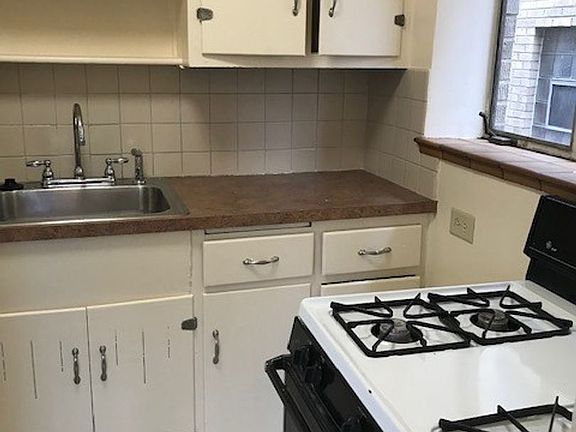 5th image of 1075 N Sherman St #6541435