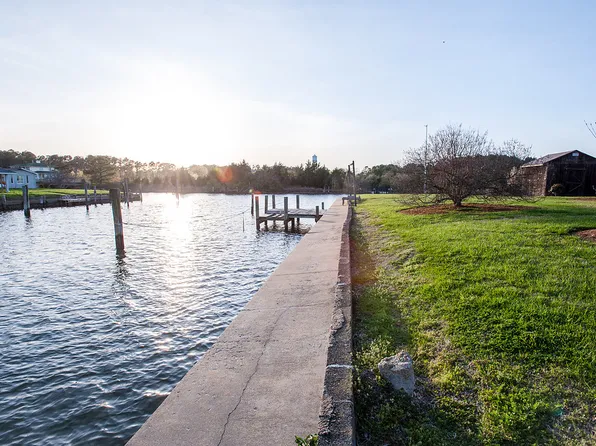 35 Adriatic Ave, Hampton, VA 23664