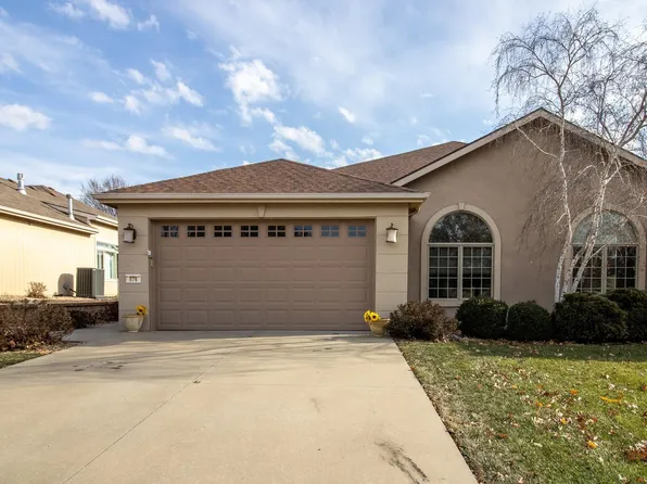 876 Coving Dr, Lawrence, KS 66049