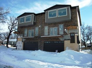 805 W Central Ave, Minot, ND 58701