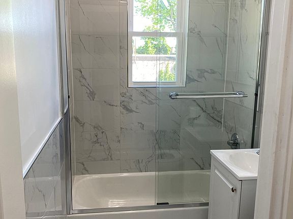 3rd image of 12704 89th Ave APT 2R