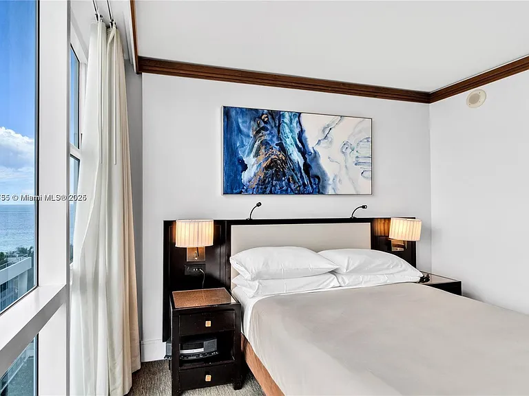 6801 Collins Ave #818 — Photo 8