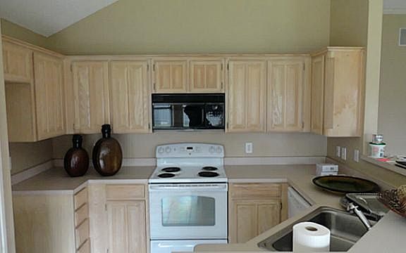 5th image of 600 Meadow Ln