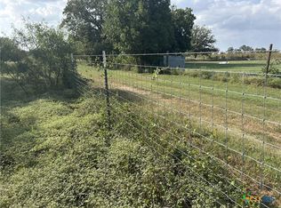 240 Private Road 4601, Waelder, TX 78959
