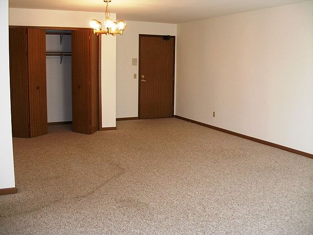 2 bdrm dining area_05092017