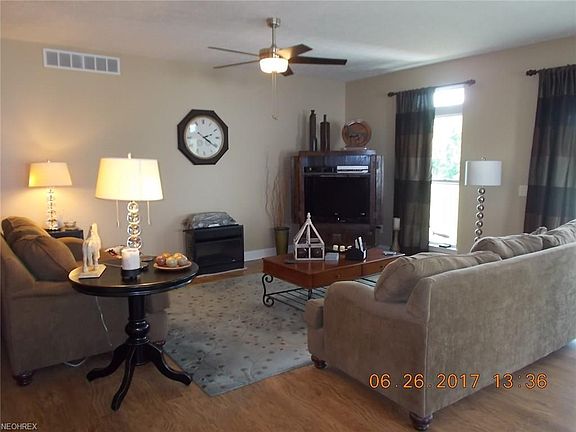 3rd image of 154 Moss Creek Cir