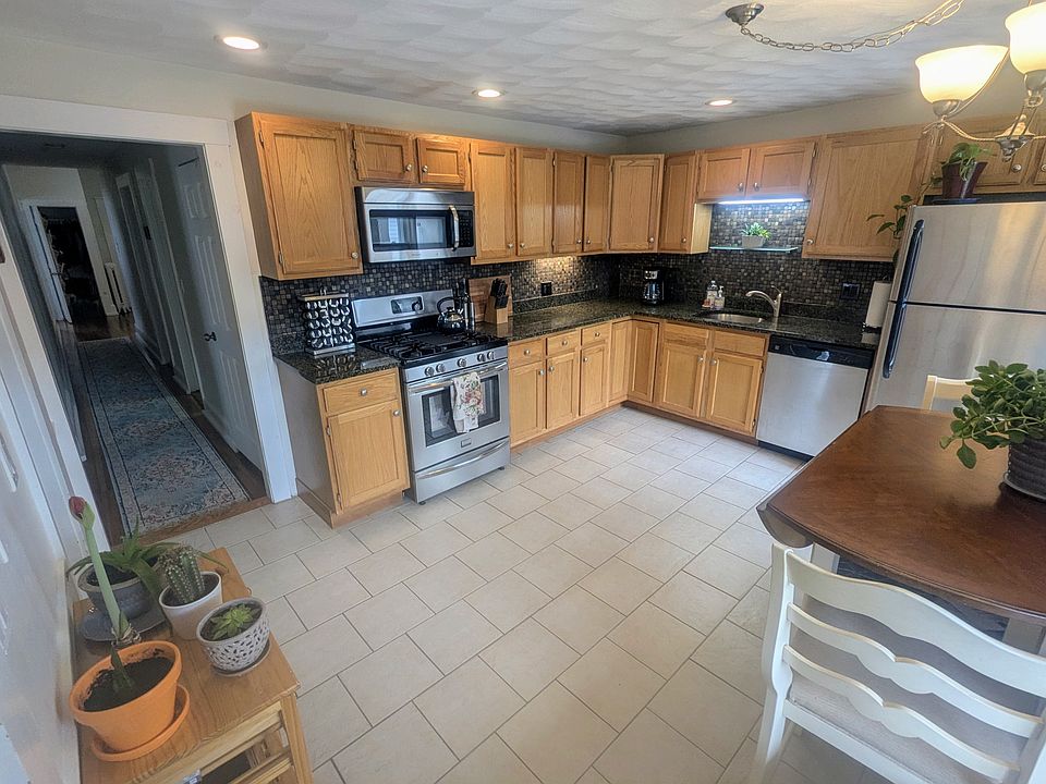 1st image of 25 Tewksbury St #1