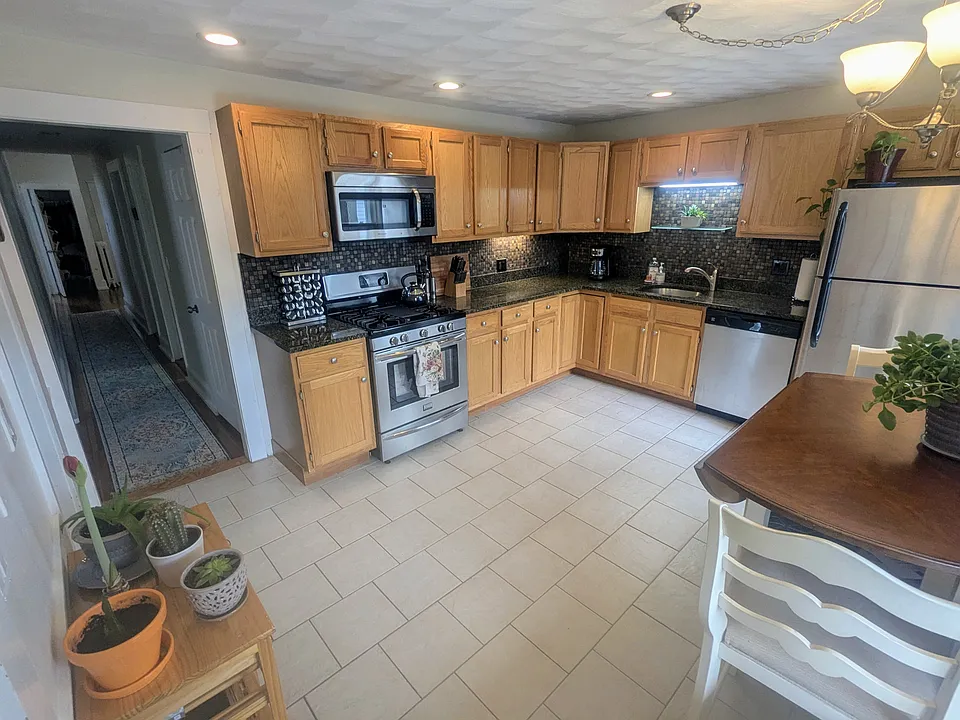 25 Tewksbury St #1
