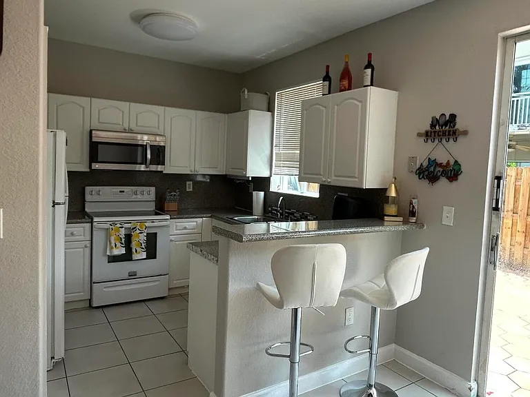 7301 NW 174th Ter #100 — Photo 7