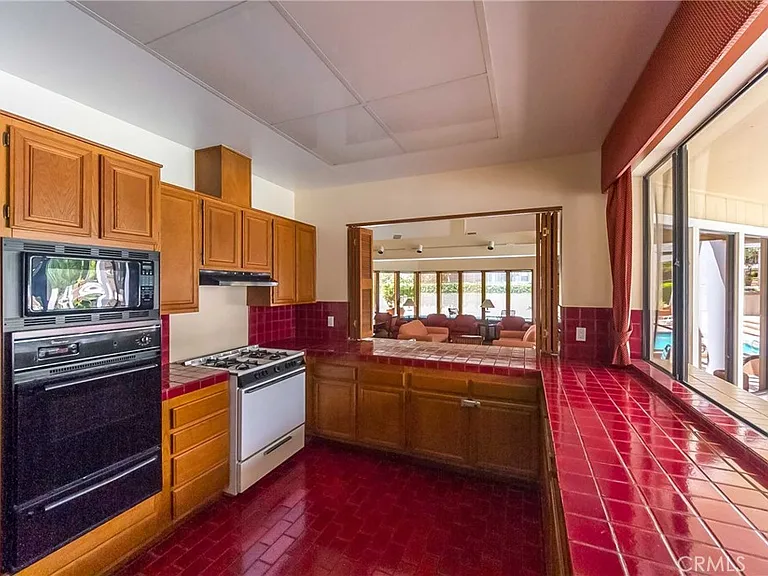 2577 Plaza Del Amo #737 — Photo 45