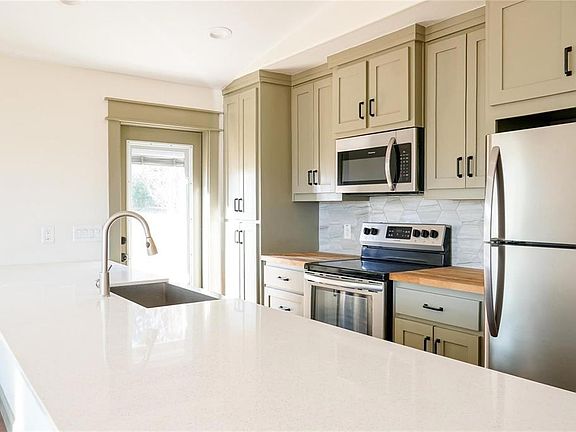 5th image of 205 W Martin Luther King St
