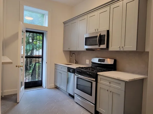 589 10th Street image 1 of 8