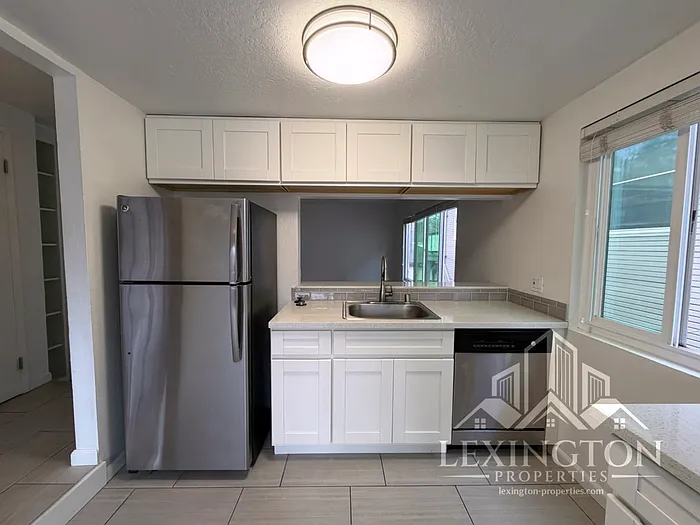 2325 I St #4 — Photo 10
