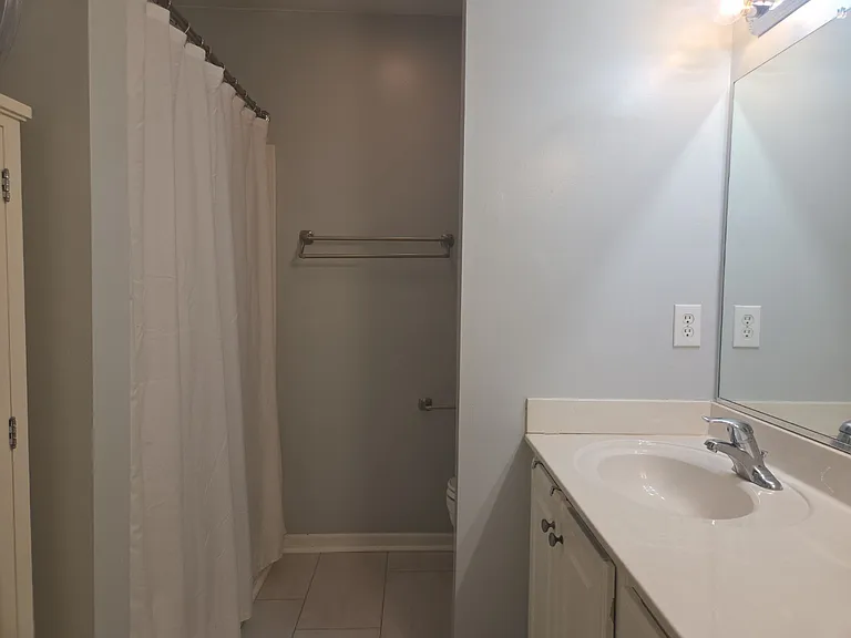 113 Melbourne Park Cir #C — Photo 16