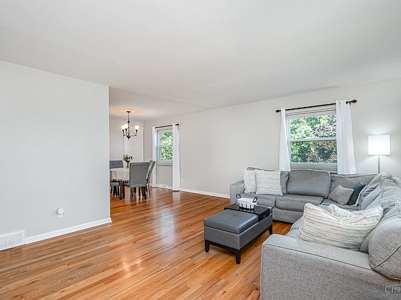 5th image of 908 Fashion Ave