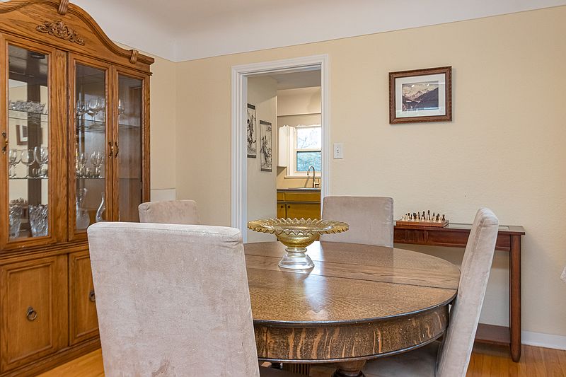 Saanich House for rent - 3 Bedrooms — photo 19