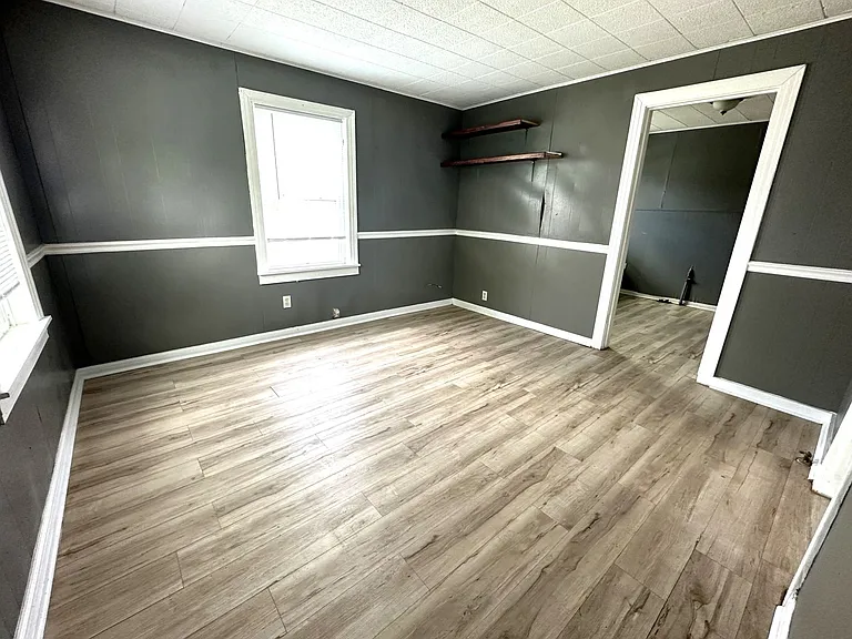1233 Long Avenue — Photo 4