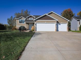 823 Harrison Dr, Big Lake, MN 55309