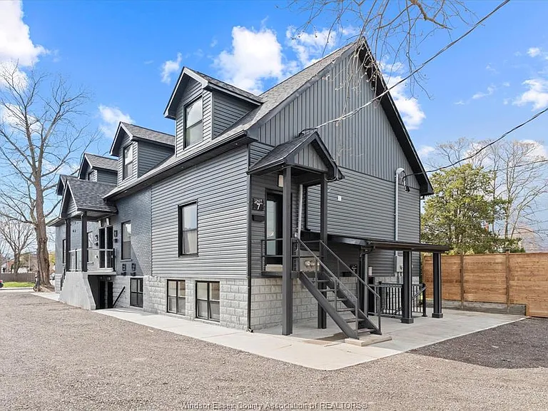 702 Pierre Ave #7 — Photo 2