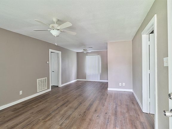 2nd image of 4914 Yellowstone Blvd
