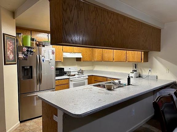 3rd image of 312-314 Lawrence Ln