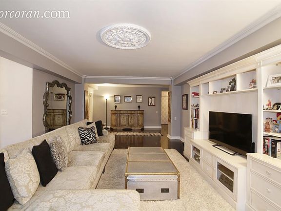 2nd image of 200 E 57th St APT 4B