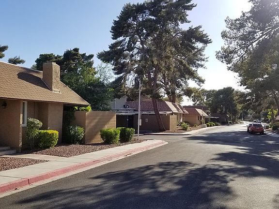 4th image of 2553 Paradise Village Way