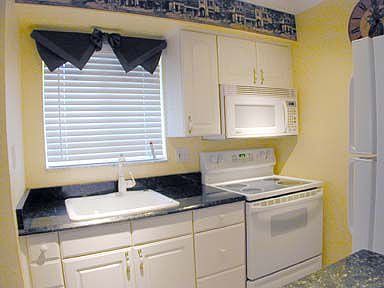 Compact Efficient Kitchen