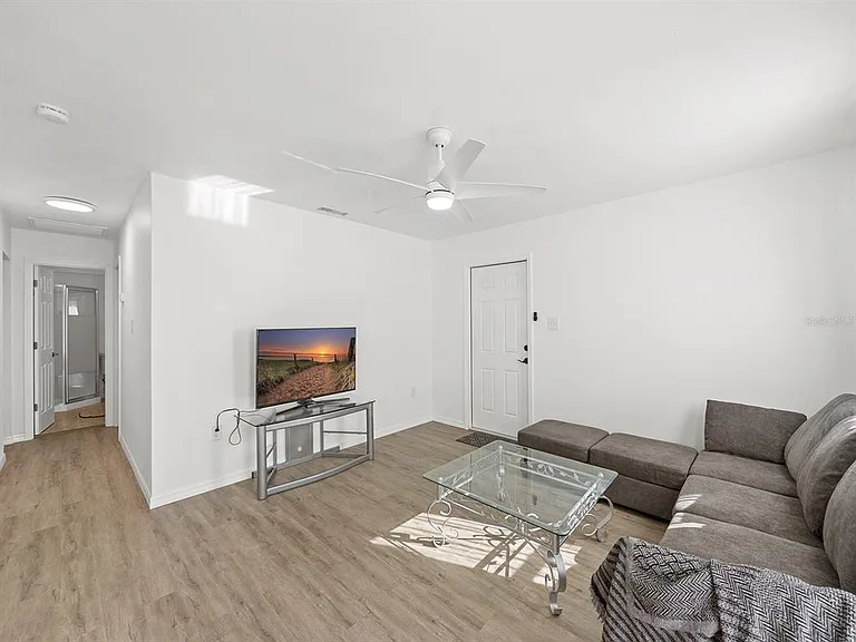 23019 Seneca Ave #B — Photo 8