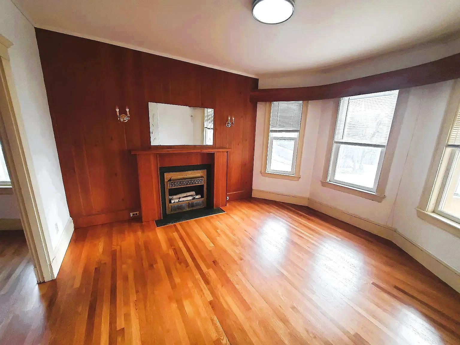 3 bed, 1.5 bath, 1800 sqft, $3,550 — Photo 4