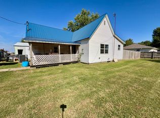501 W Park St, Seymour, MO 65746