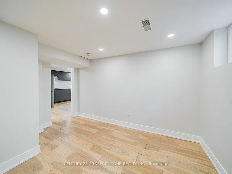 203 Toynbee Trl — Photo 40