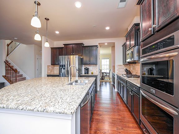 4th image of 137 Flora Vista Dr #9